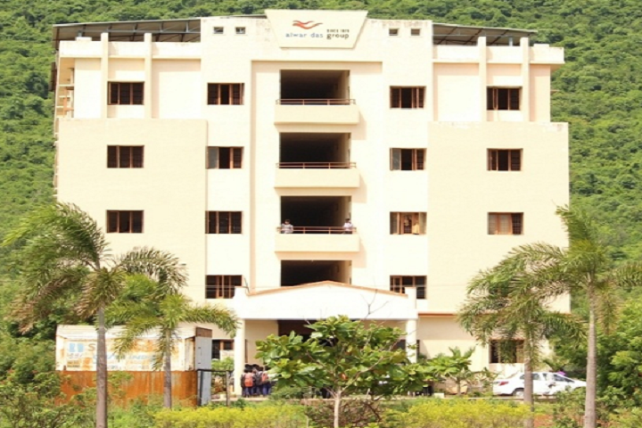 Diploma College